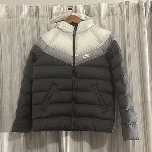 Nike kids large puffy jacket LIKE NEW